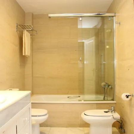 Saavedra Free Parking Center Apartamento *