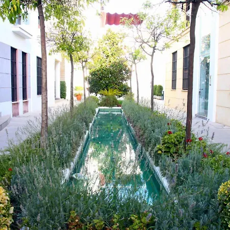 Saavedra Free Parking Center