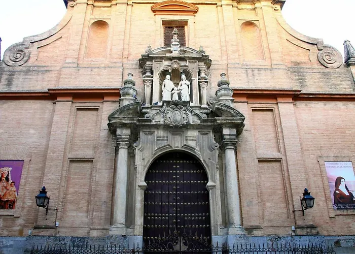 Saavedra Free Parking Center