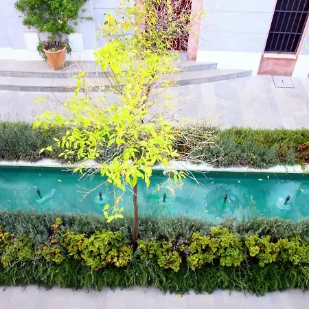 Saavedra Free Parking Center شقة قرطبة