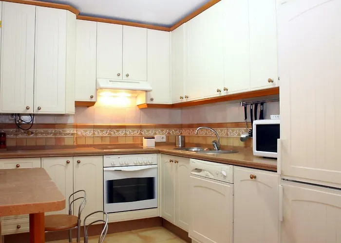 Saavedra Free Parking Center